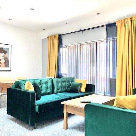 Premium Apartments Thatcham Broadway Exteriör bild