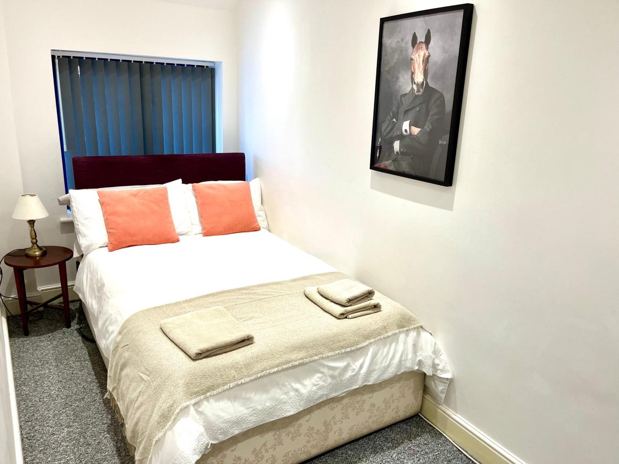 Premium Apartments Thatcham Broadway Exteriör bild